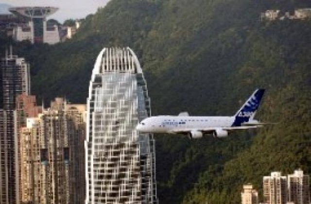 Airbus А380 започва демонстративни обиколки