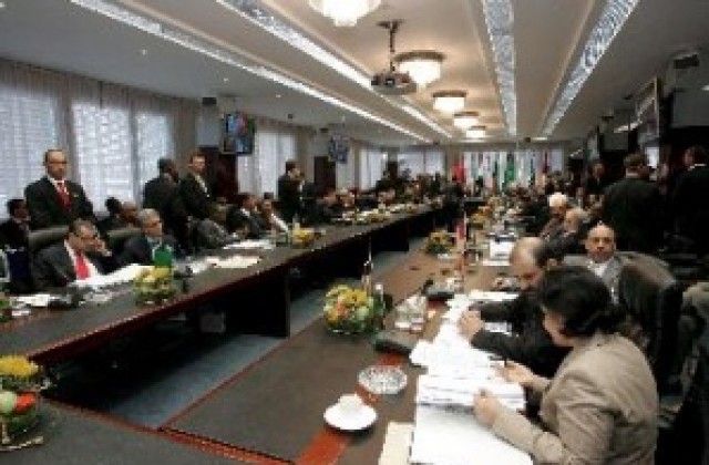 Калфин и външният министър на Кувейт обсъдиха иракския дълг към България