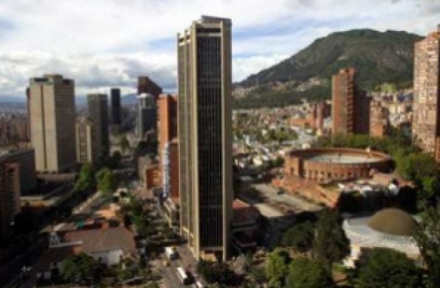 В Богота поставиха снимки на осъдени педофили на билбордове