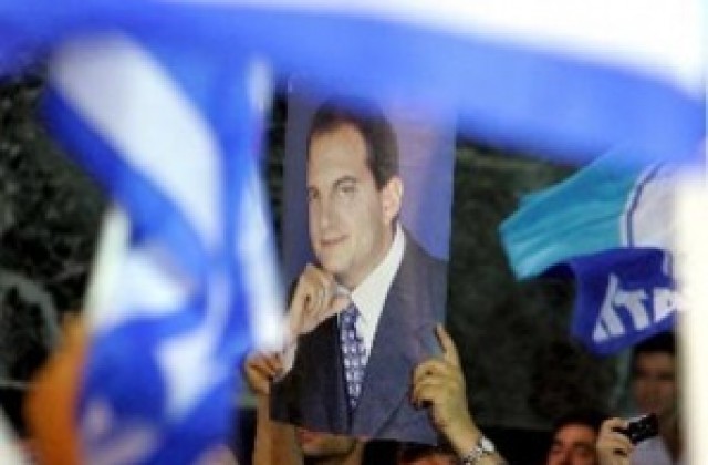 Гръцкият парламент гласува доверие на кабинета на Караманлис