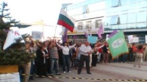 Продължава стачката на шуменските учители