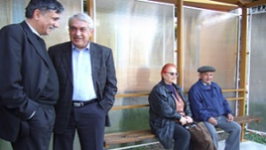 Д р Мирев откри първата нова спирка в Търговище