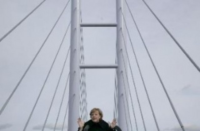 Меркел откри най-дългия мост в Германия