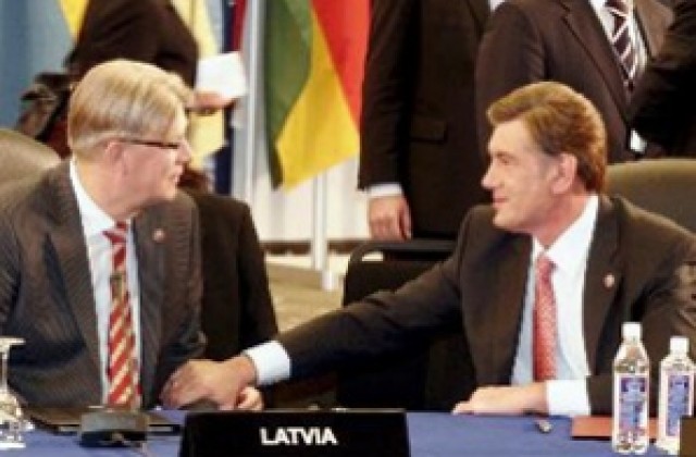 Латвийското правителство е изправено пред вот на недоверие