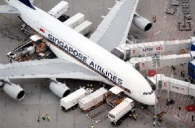 Полетът на Airbus А380 към Сингапур отложен заради буря