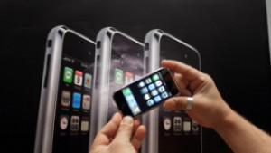 Apple ще продава само до два Iphone
