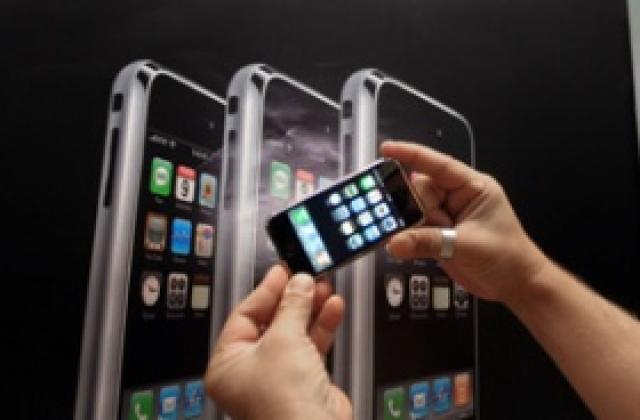 Apple ще продава само до два Iphone