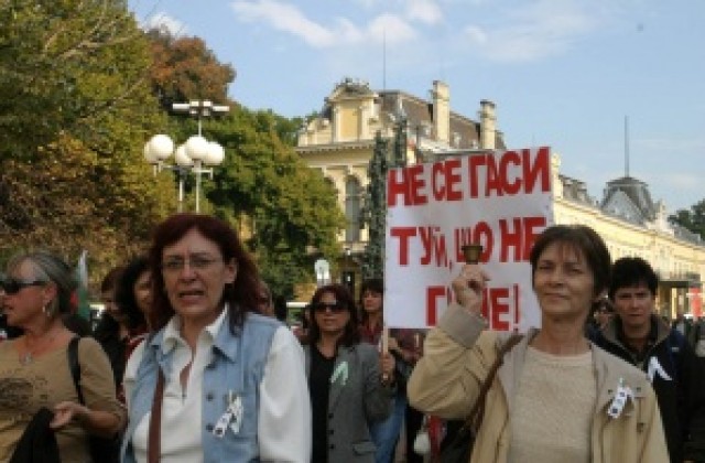 Стачката на учителите продължава