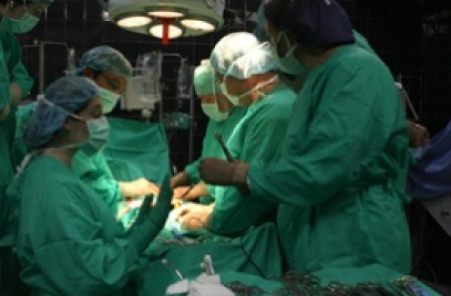 Повечето хора са склонни към пластична хирургия