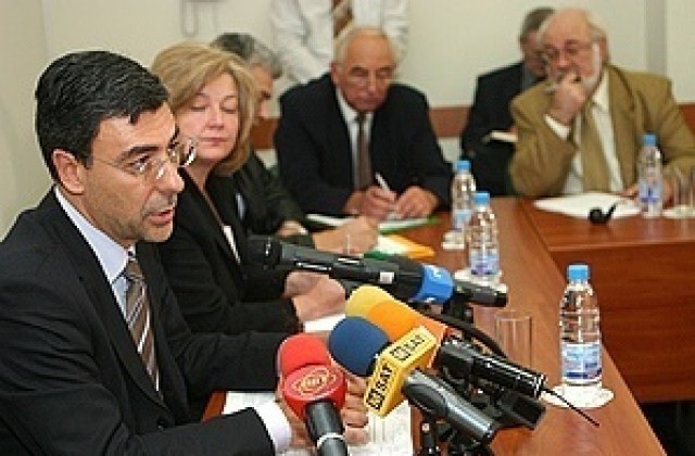 Вълчев: Според правителството преговорите с учителите приключиха