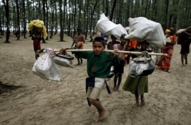 Над 240 станаха жертвите на циклона Сидър в Бангладеш