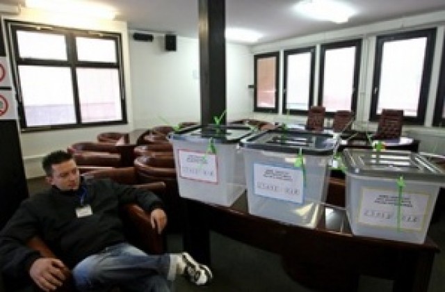 Демократическата партия на Косово води с 37%, сочат първите резултати