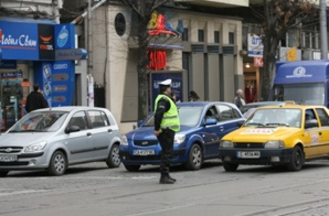 Борисов срещу правителствените кортежи в час пик, зам.-кмет обещава топло в рейса