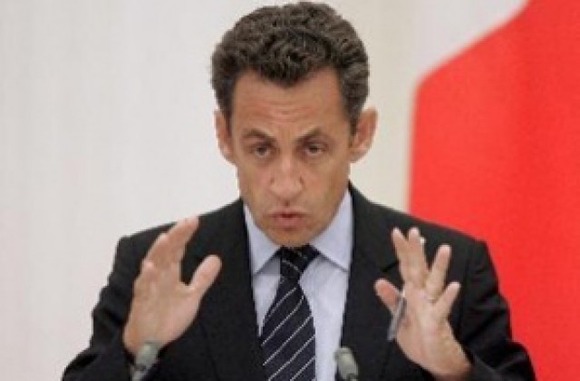 Държавни служители и железничари стачкуваха срещу Саркози