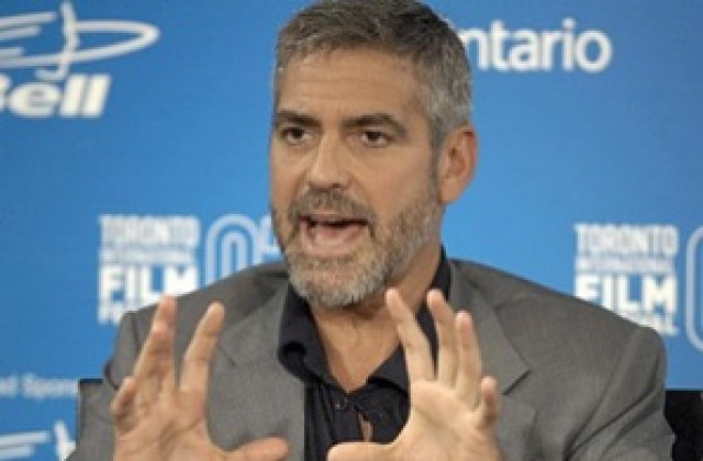 Клуни критикува папараците