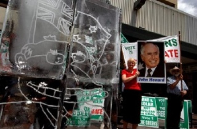 Партията на австралийския премиер замесена в скандал