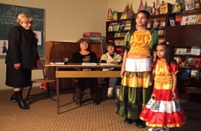 Деца изучават своя ромски фолклор в Търговище