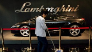 Lamborghini Reventon срещу изтребител Panavia