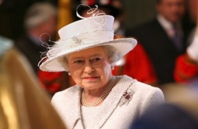Тронът на кралица Елизабет II бе повреден от отоплението