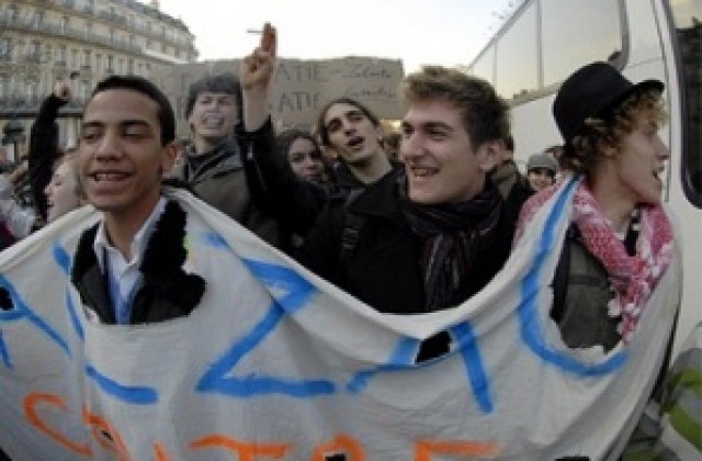 Френското правителство ще увеличи парите за висшето образование