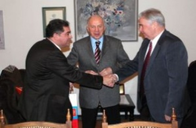 Руският посланик Анатолий Потапов се срещна с кмета Божидар Йотов
