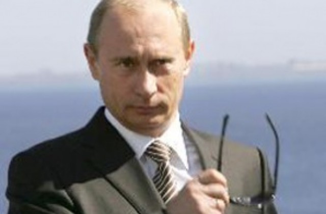 Путин се съгласи да стане премиер, ако Медведев бъде избран за президент