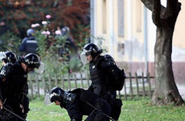 Членове на Земунския клан, издирвани за убийства, се укриват в Белград