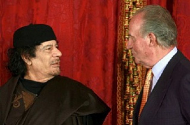 Кадафи е подарил бедуинска шатра на испанския крал