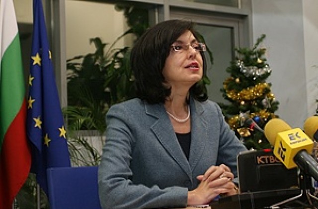 Кунева се надява директивата за кредитите да e факт до февруари