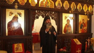 Митрополит Кирил честити Рождество Христово на децата от дом Дъга