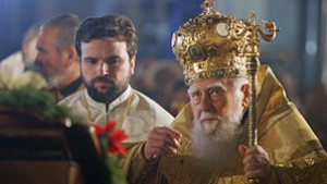Патриарх Максим благослови християните за Рождество Христово