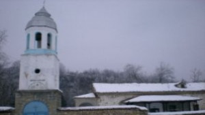 Русенци стопанисват храм в Еленския Балкан
