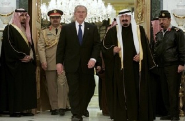 Буш обсъди с крал Абдула отражението на скъпия петрол върху US икономиката
