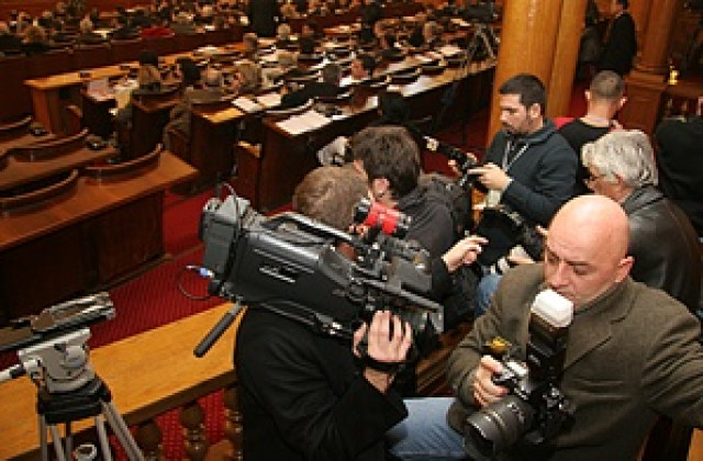 Опозицията протестира срещу новите правила в парламента