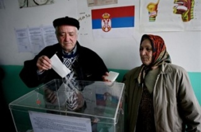 При голяма избирателна активност протичат изборите в Сърбия