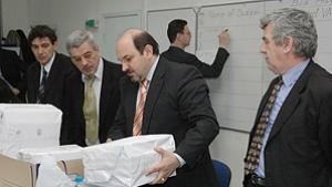 Шест фирми искат да реконструират сградата на НАП