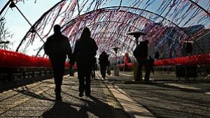 Милиони хора честват празника на влюбените
