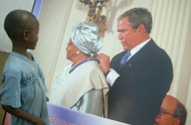 Буш обеща помощи за Либерия