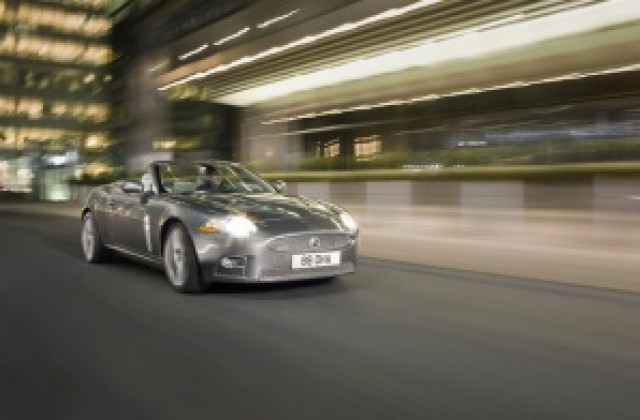 Jaguar представи нова лимитирана серия Portfolio за XJ и XKR