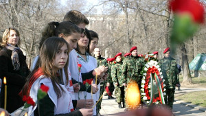 Поколение пред Докторския паметник в памет на загиналите за Освобождението