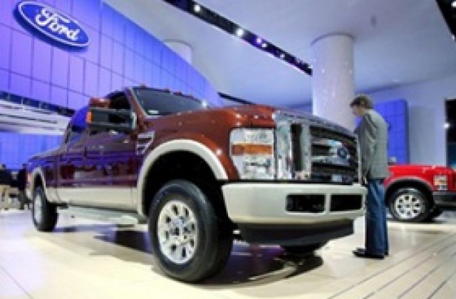 Форд ще съкрати 2500 души от три завода в САЩ