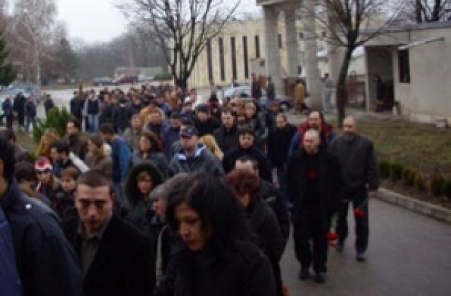 В Добрич изпратиха един от загиналите във влака София – Кардам