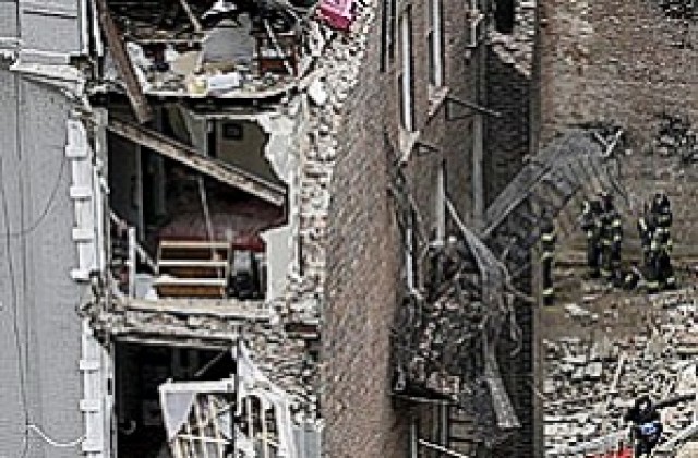 Строителен кран уби четирима и рани десетима в Ню Йорк
