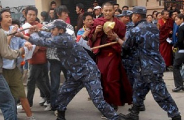 Полицията разпръсна протест на тибетци в Непал