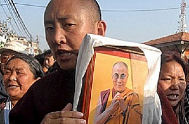 Китайският премиер защити енергичните мерки в Тибет