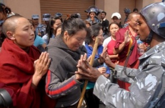 99 души са убити при демонстрациите в Тибет