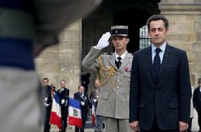 Саркози обеща да продължи с реформите