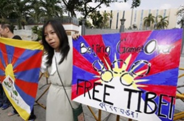 105 тибетски протестиращи са се предали на полицията