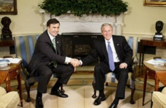 Буш подкрепя присъединяването на Грузия към НАТО