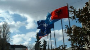 Първи коментари за признаването на независимостта на Косово от България